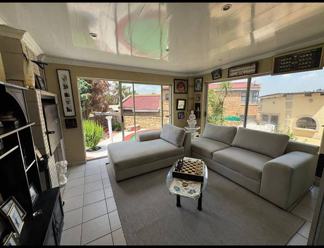 4 BEDROOM HOUSE FOR SALE IN ALBERTSDAL